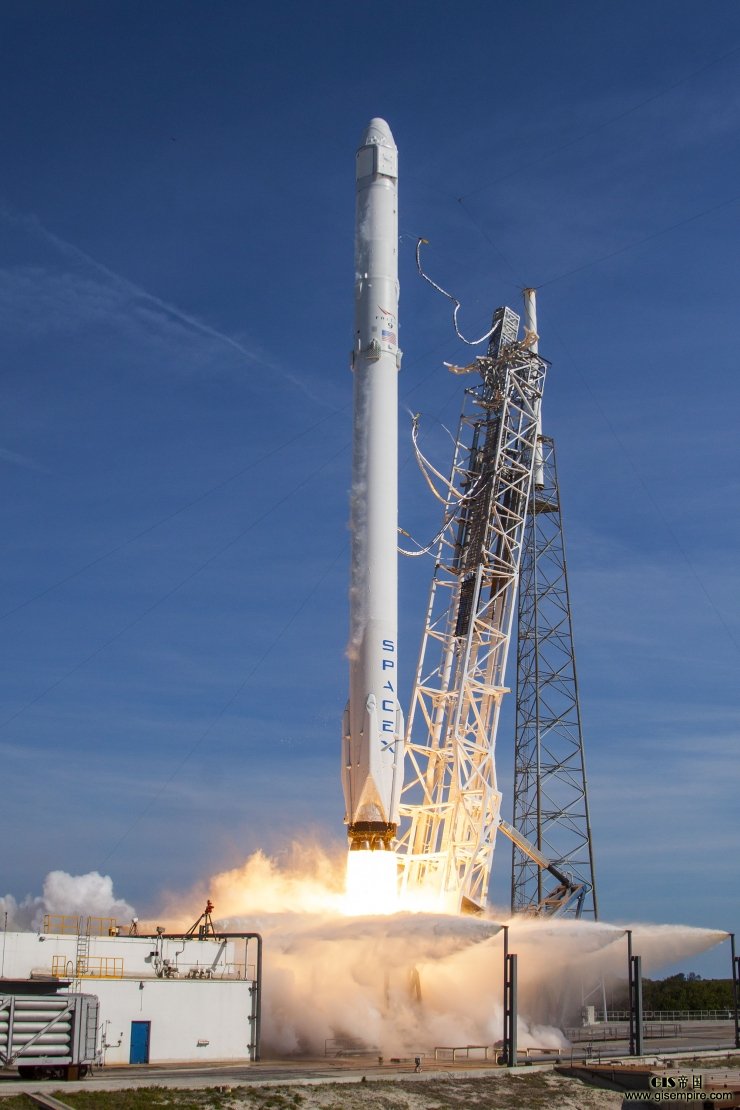 SpaceX��������ӥ9�š� ���估���ո���ͼƬ